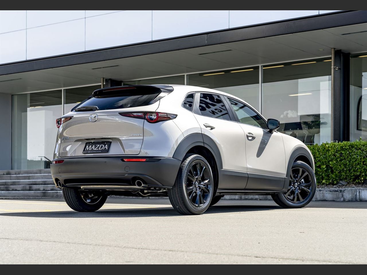 Vehicle image 4