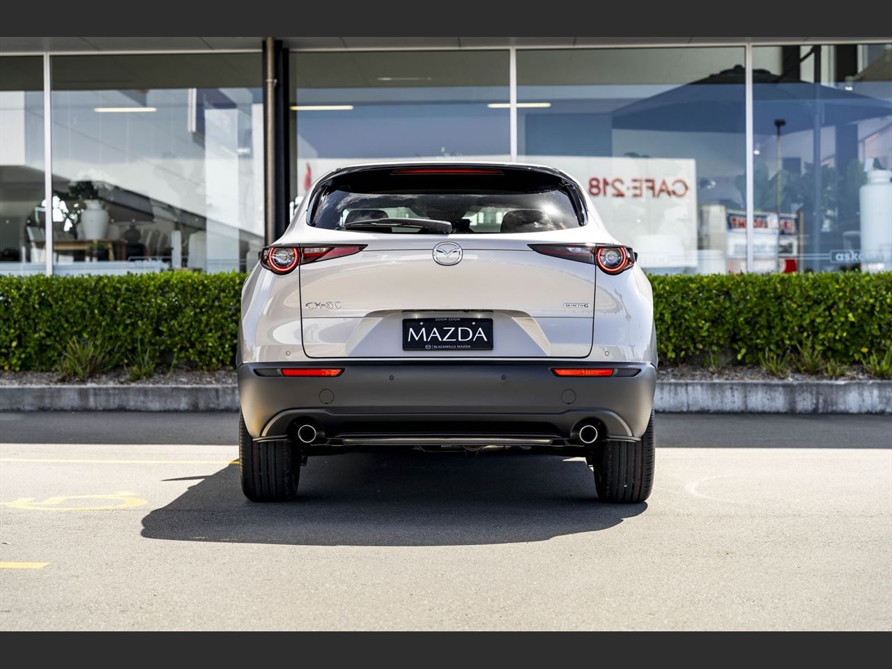 Vehicle image 5