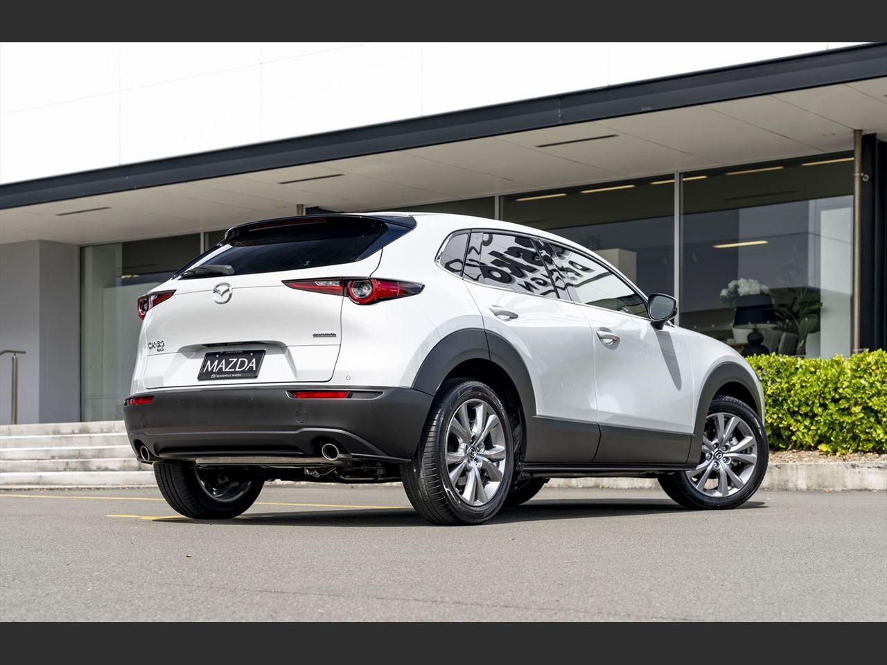Vehicle image 4