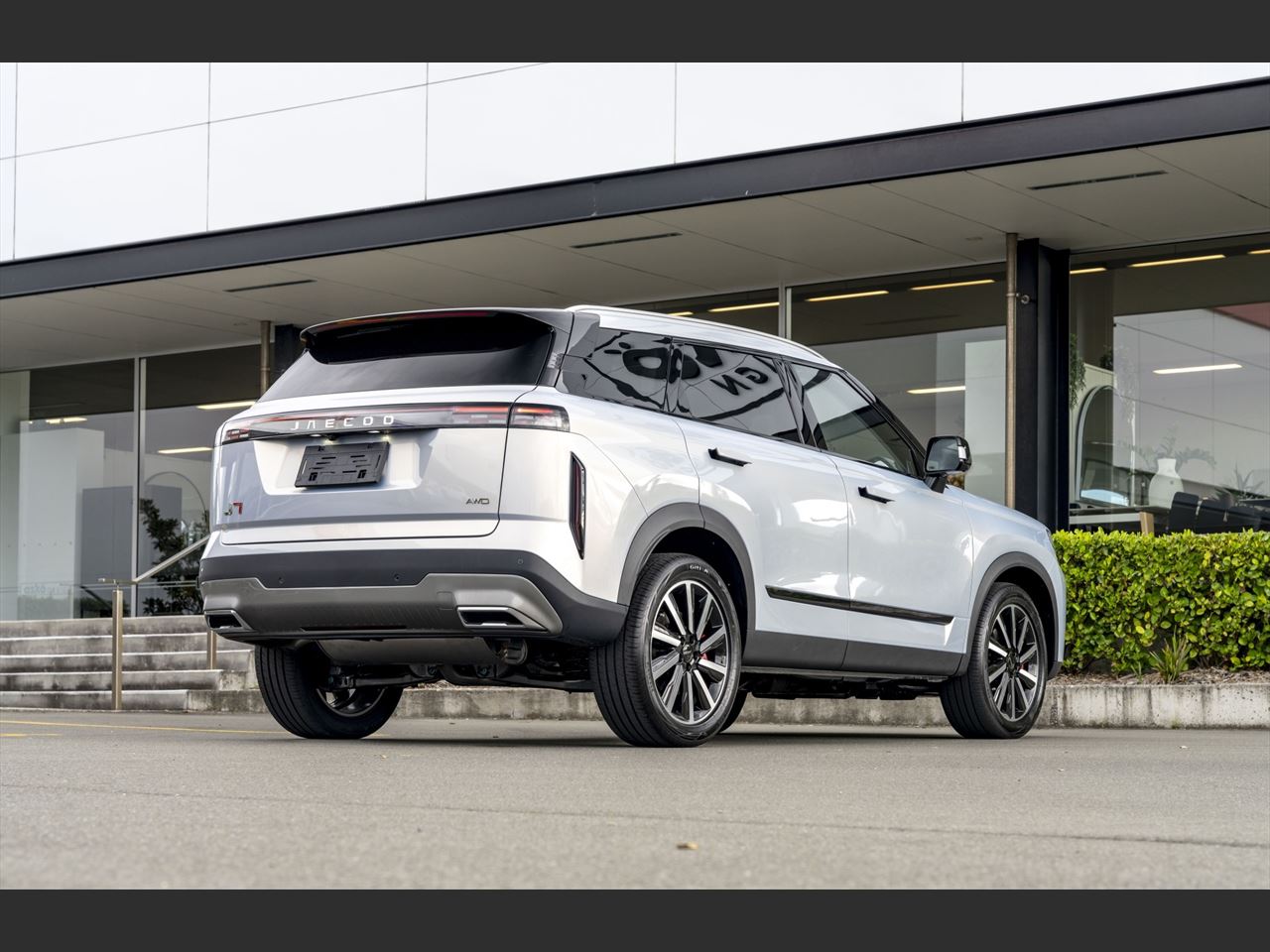 Vehicle image 4