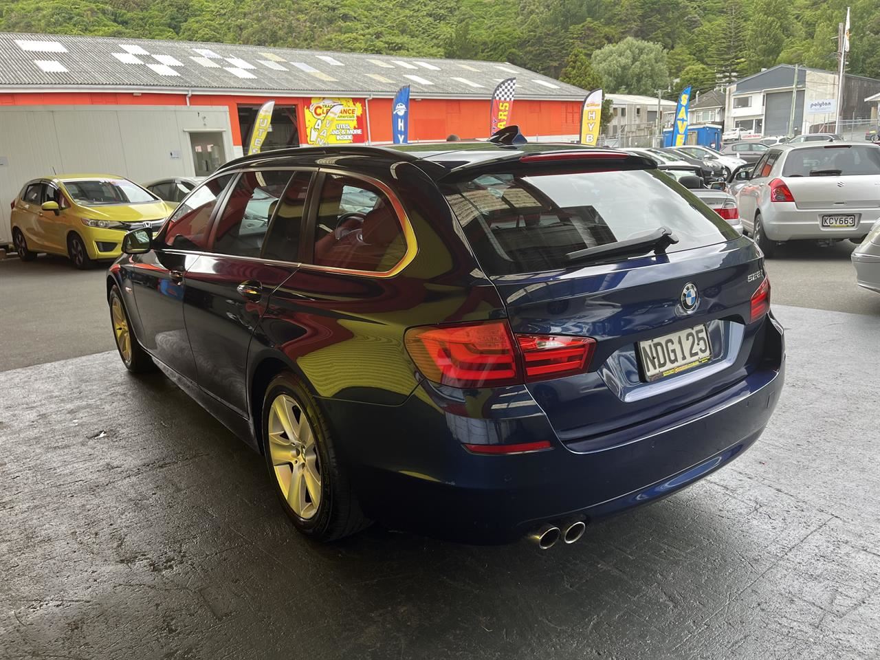 Vehicle image 4