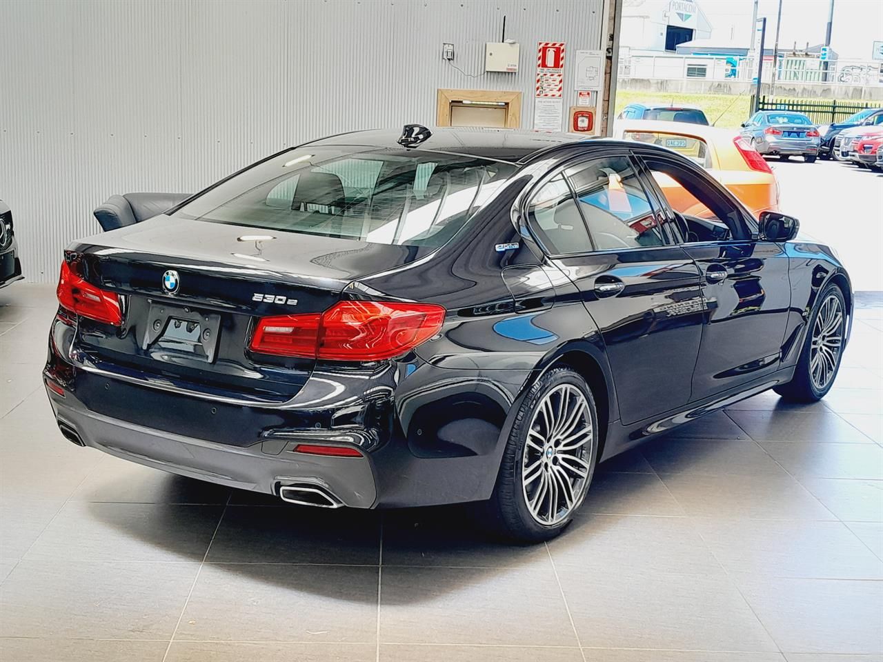 Vehicle image 4