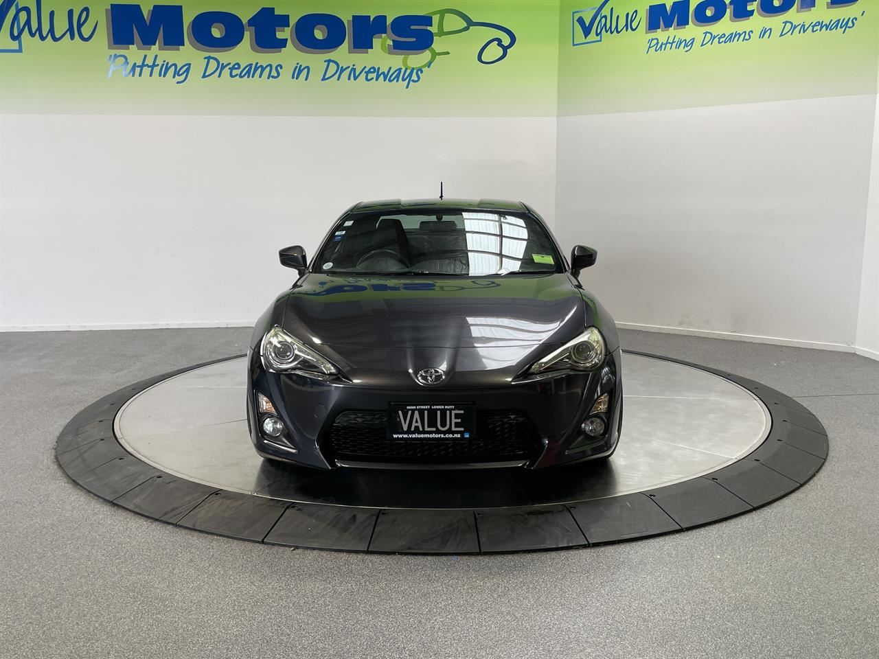 Vehicle image 3