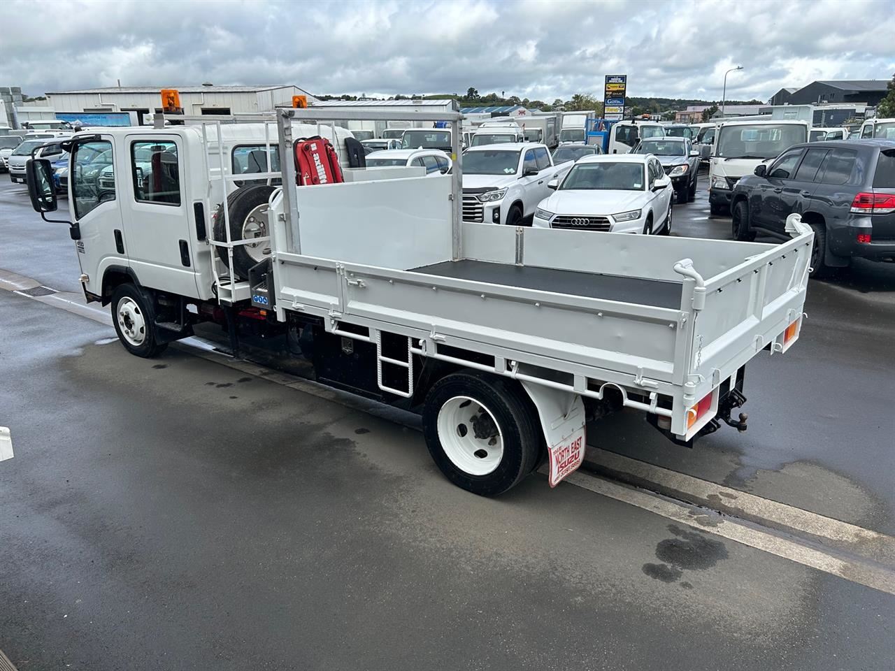 Vehicle image 3
