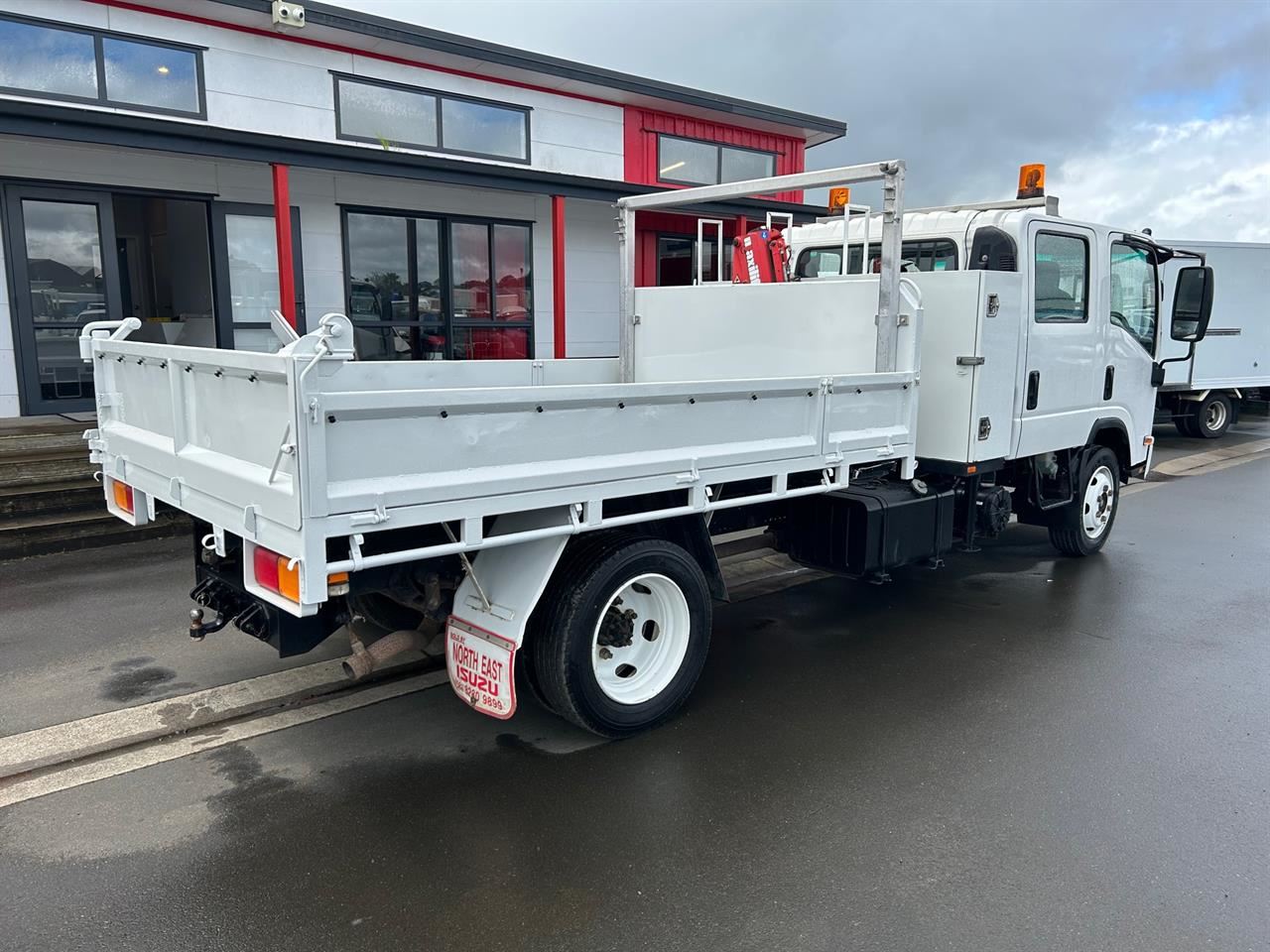 Vehicle image 5