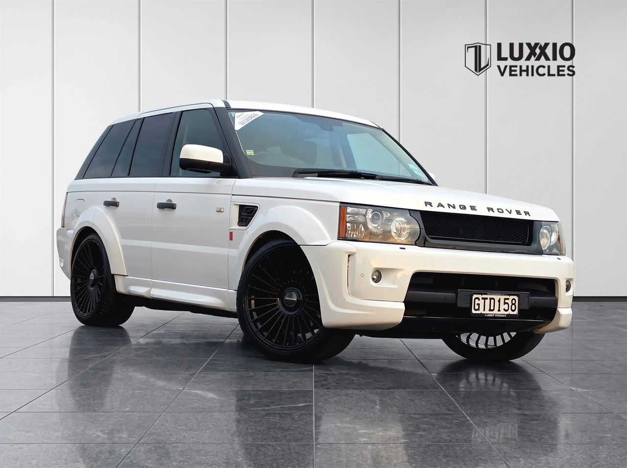 Vehicle image 4