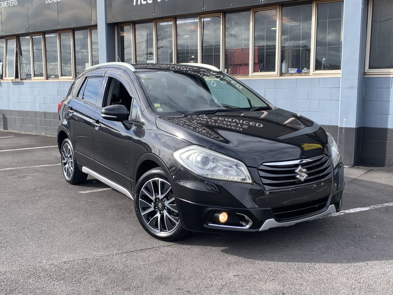 Vehicle image 5