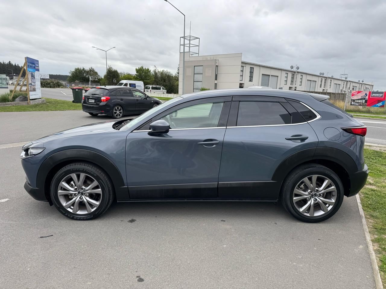 Vehicle image 5
