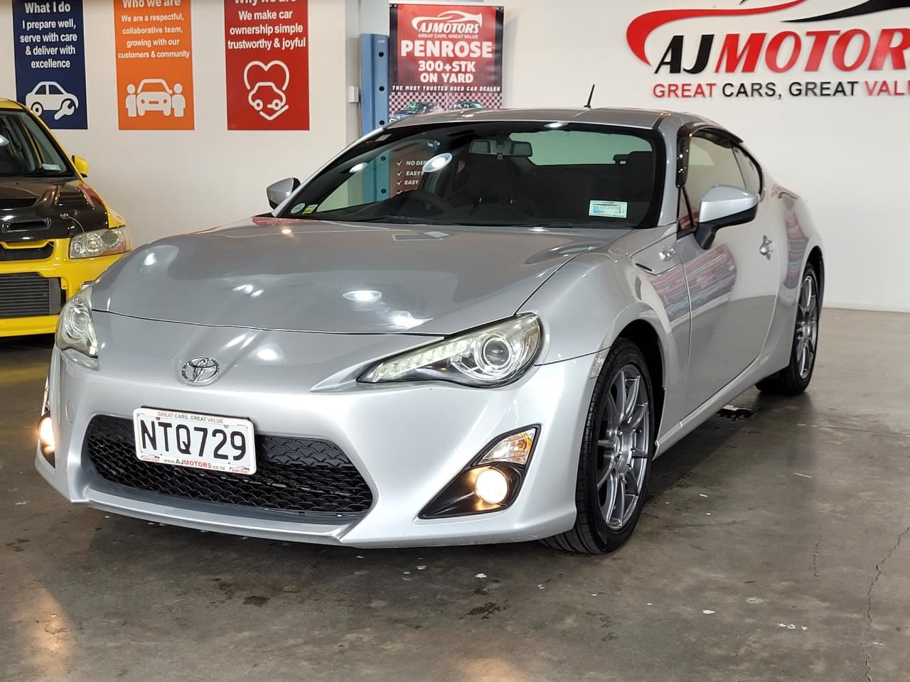 Vehicle image 3