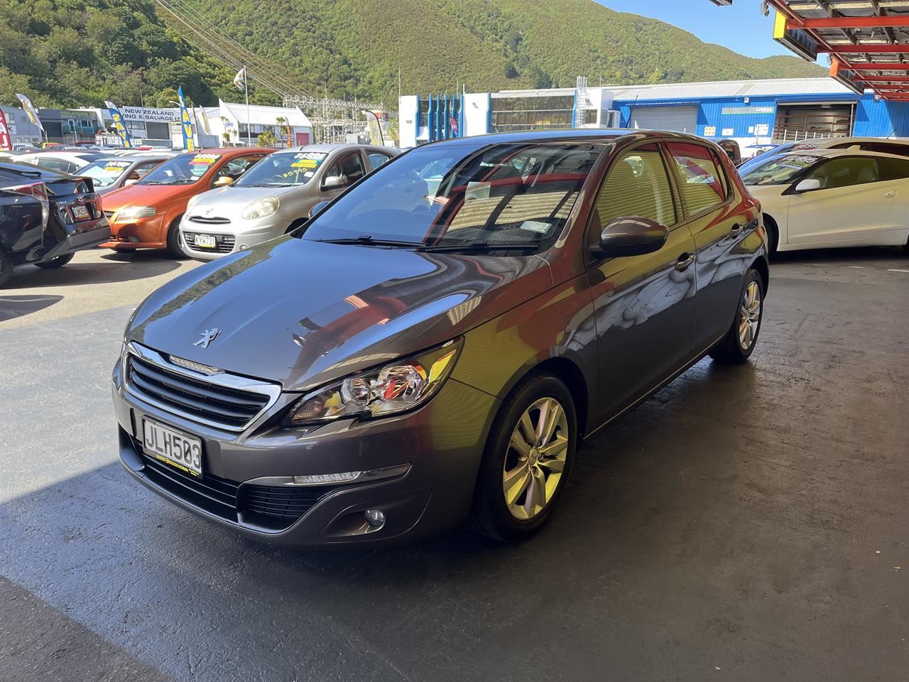 Vehicle image 3