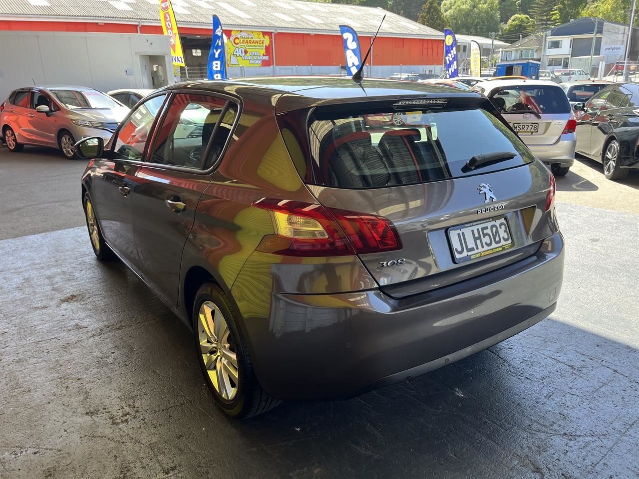 Vehicle image 4