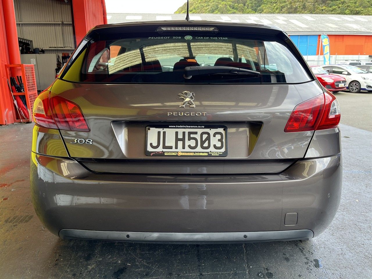Vehicle image 5