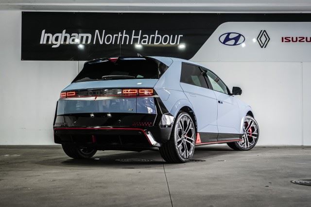 Vehicle image 3