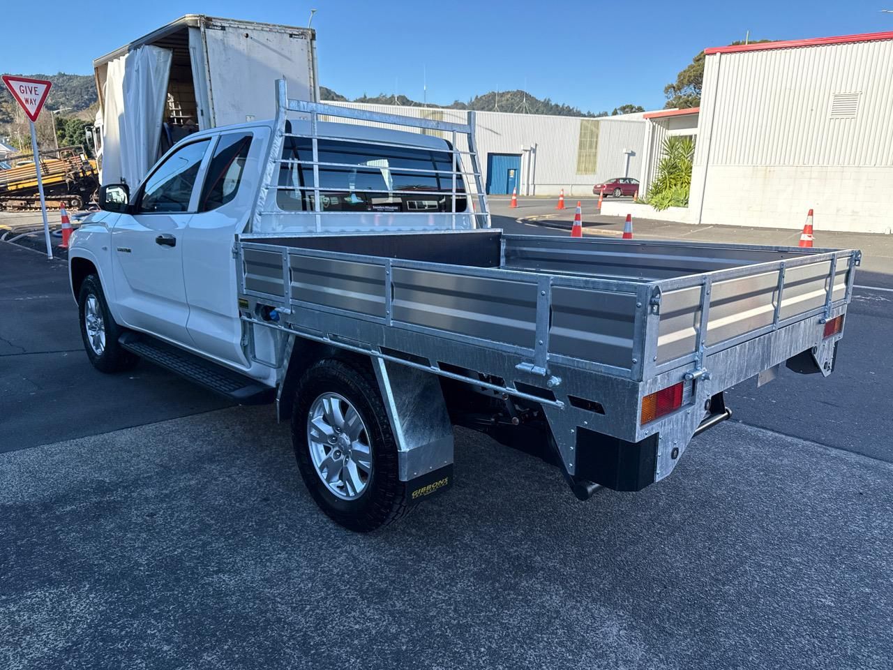 Vehicle image 5