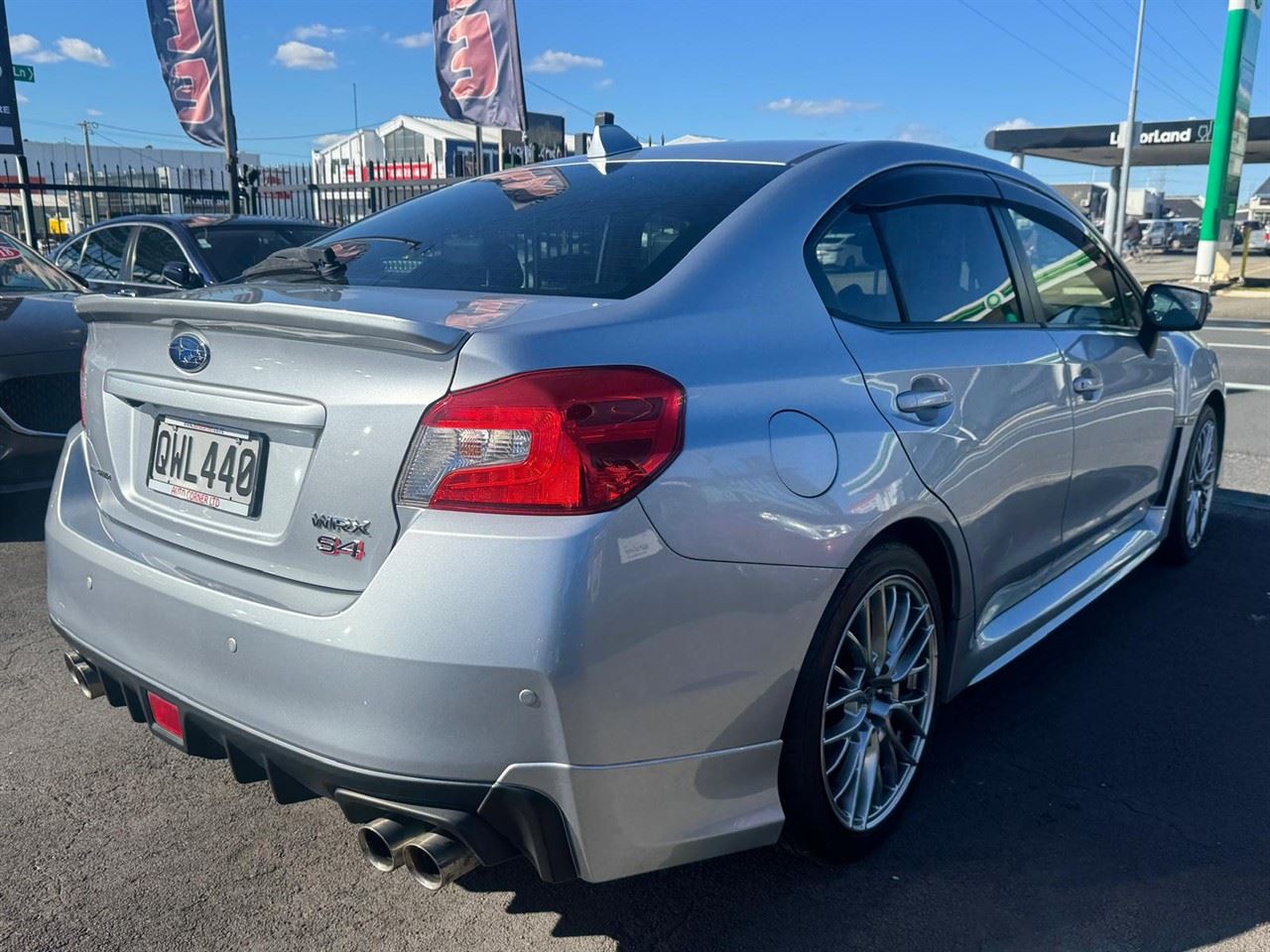 Vehicle image 4