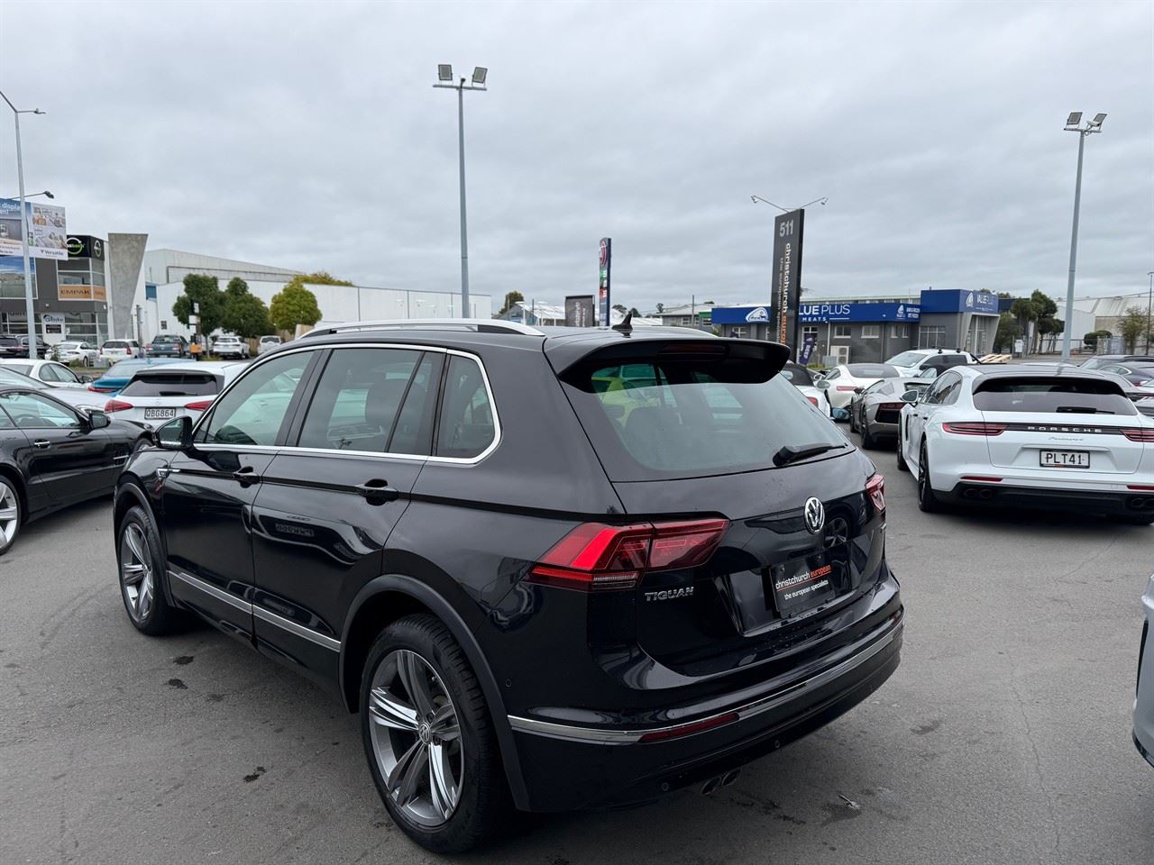 Vehicle image 4