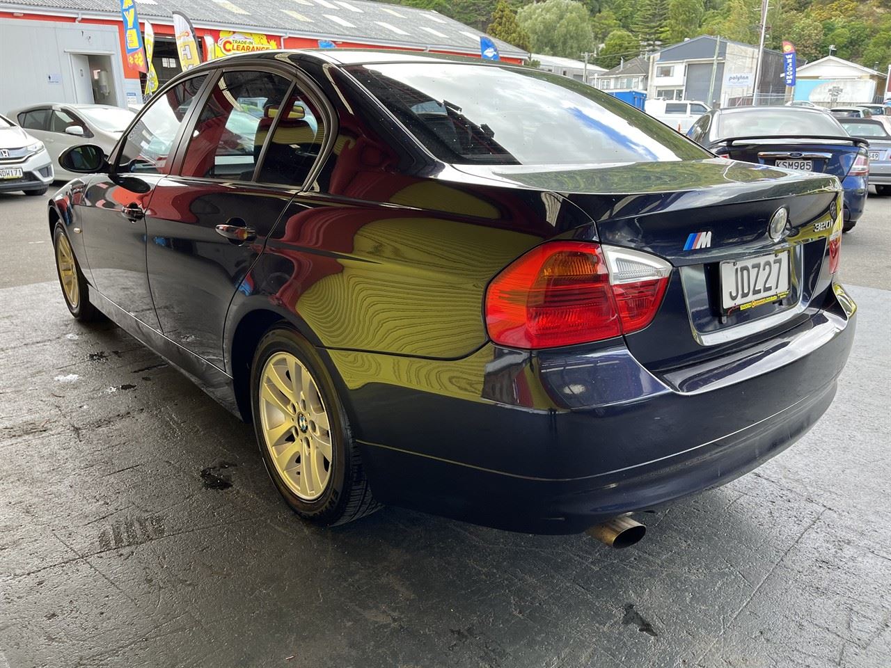 Vehicle image 4