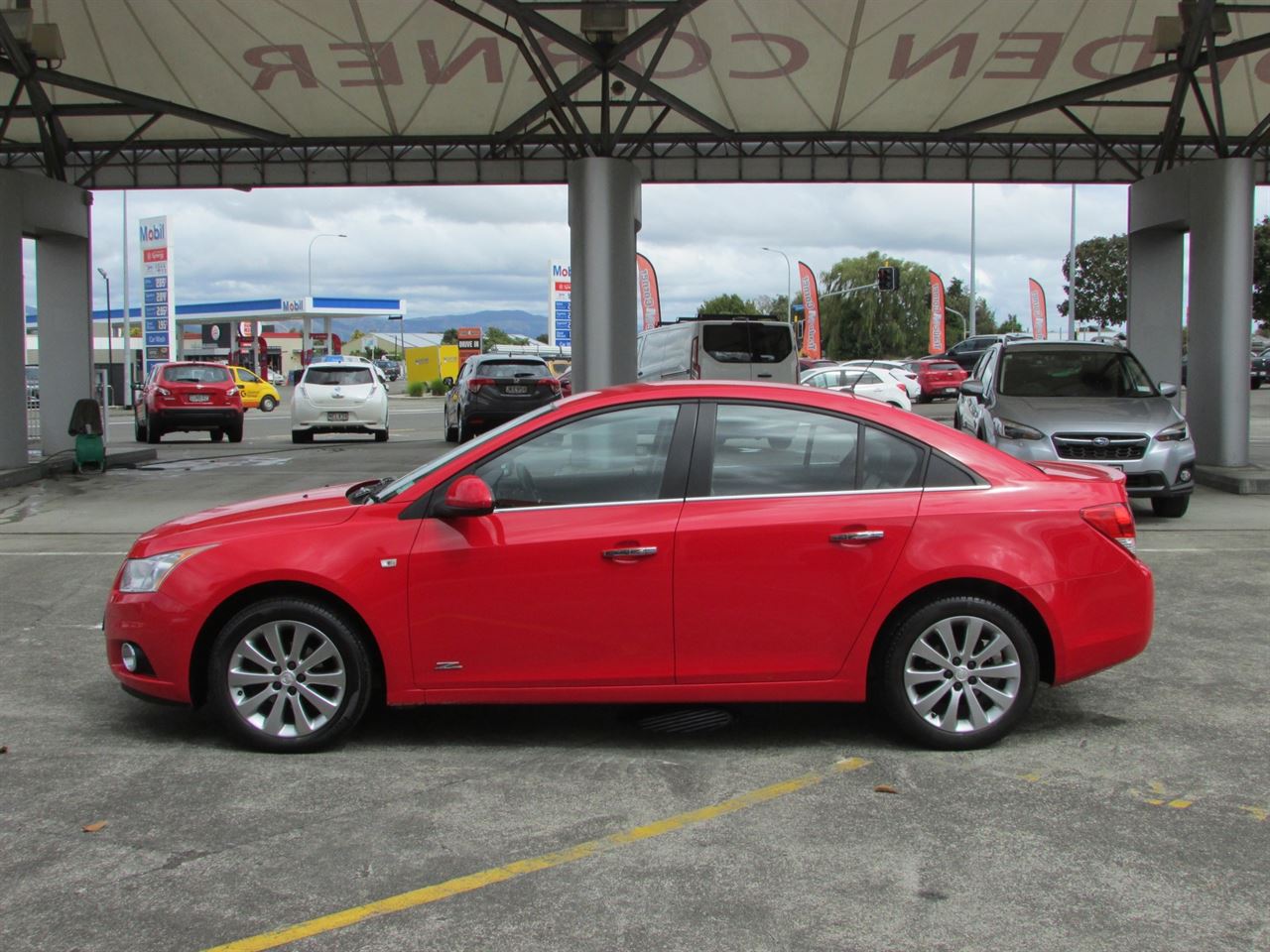 Vehicle image 4